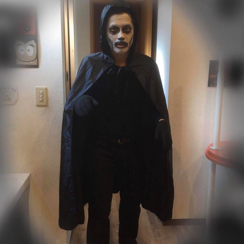 ハロウィンの仮装をしたきりん先生